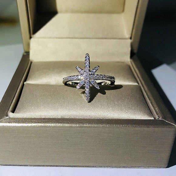 NEW 18K White Gold Diamond Shooting Star Ring - Picture 7 of 7